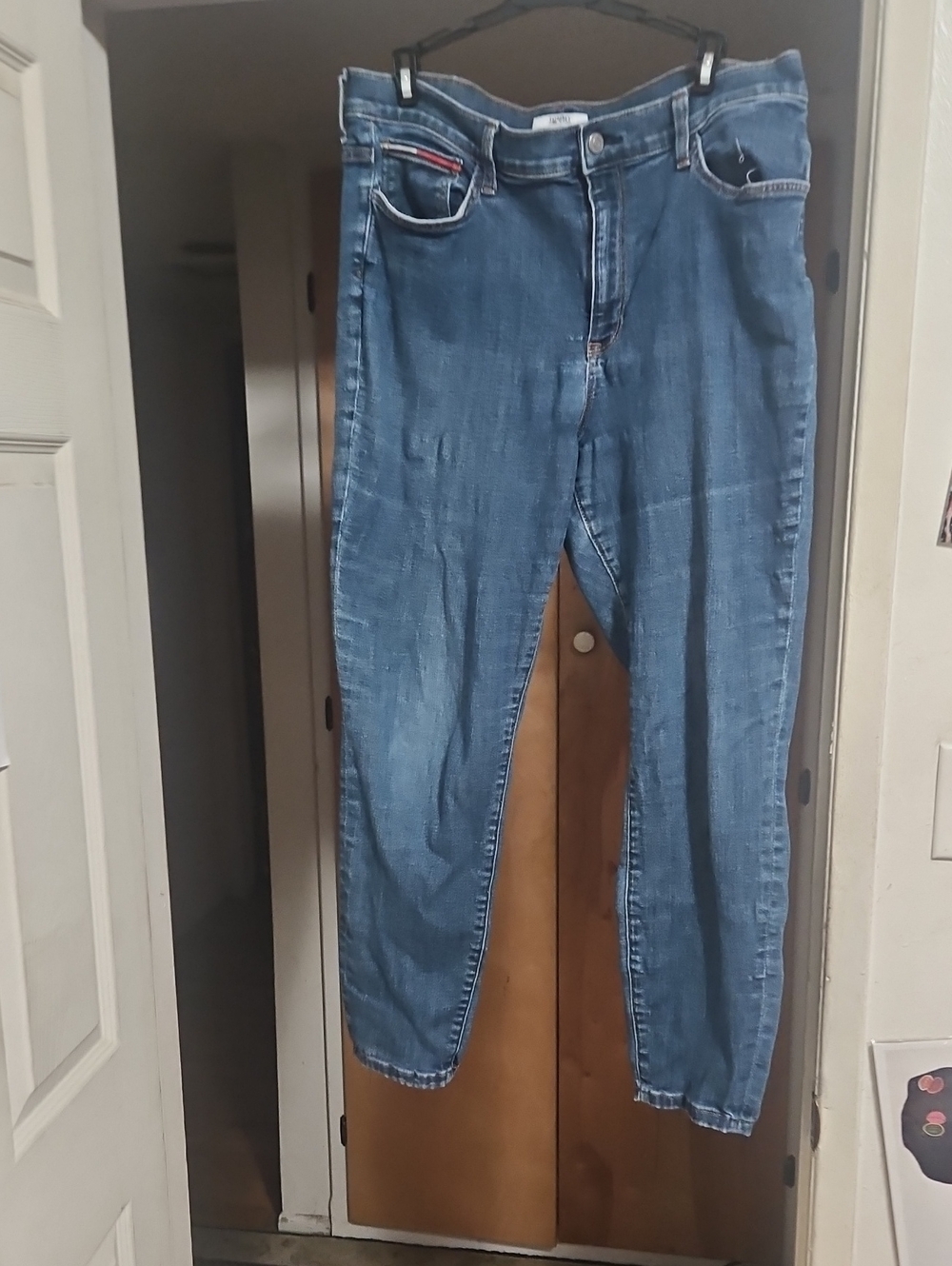 Tommy Hilfiger Women's Medium Blue Straight Leg Jeans